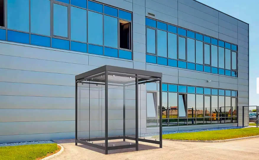 NEXA FRAME Modern Cam Sigara İçme Alanı 