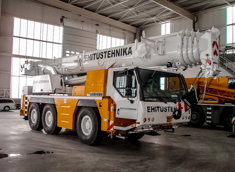 Liebherr LTM 1055-3.2 Model Metal İş Makinesi