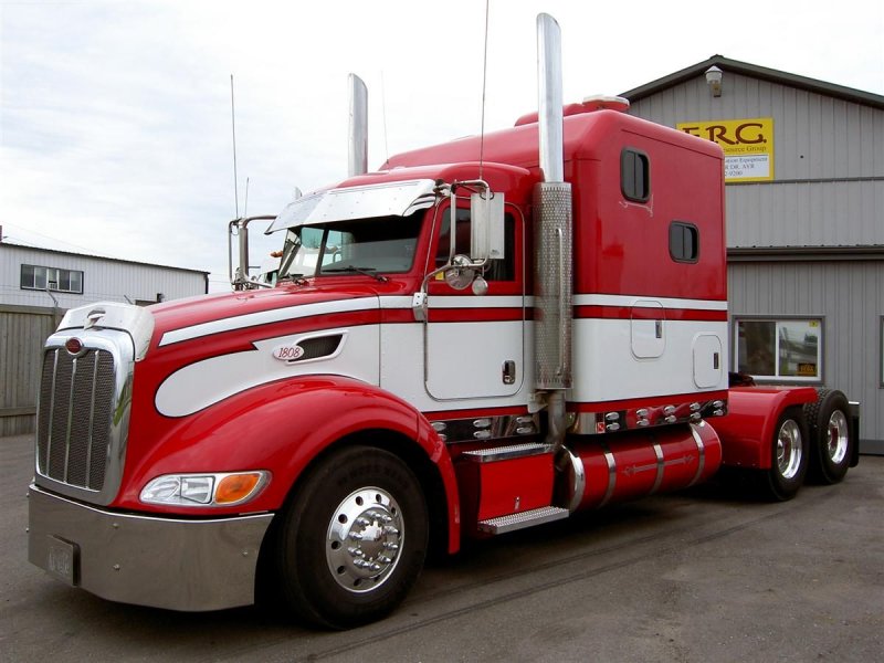 Peterbilt 386 Kapalı Kasa Truck Model Metal Kamyon